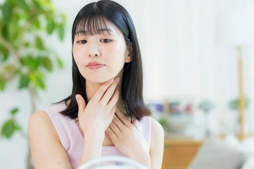 顔イボを自分で取るのは